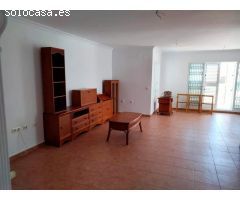 Chalet independiente con piscina privada y jardín
