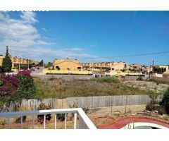Chalet independiente con piscina privada y jardín