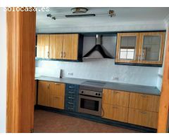 Chalet independiente con piscina privada y jardín