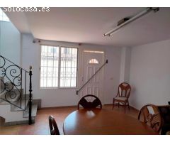 Chalet independiente con piscina privada y jardín