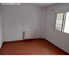 Chalet independiente con piscina privada y jardín