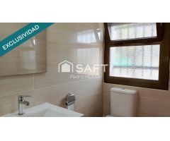 Casa esquinera en urbanización tranquila