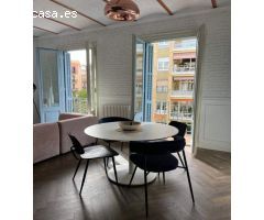 Piso en finca histórica con vistas laterales a la Sagrada Familia