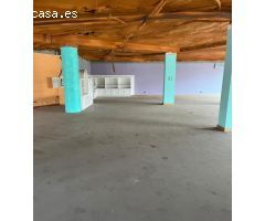 Amplio y atractivo local comercial en Palencia.
