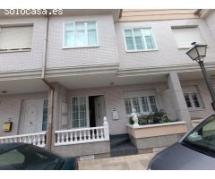 Estupendo y amplio chalet adosado en venta.