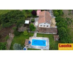 Casa con terreno vallado y piscina en Palencia