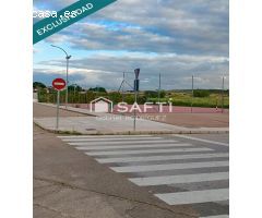 ¡Fantástico adosado en venta en la Barriada de Llera!
