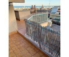 Atico con gran terraza y vistas espectaculares a Barcelona