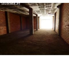 ¡AMPLIO LOCAL COMERCIAL EN VENTA EN MANRESA CON CAPACIDAD PARA 5 COCHES!