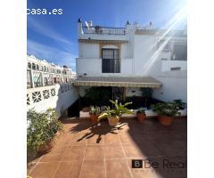 ADOSADO CON AMPLIO PATIO EN LA ZONA DE MONTEMAR (TORREMOLINOS)