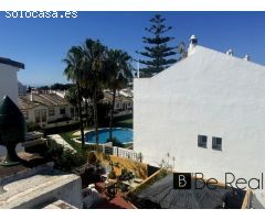 ADOSADO CON AMPLIO PATIO EN LA ZONA DE MONTEMAR (TORREMOLINOS)