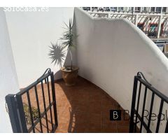 ADOSADO CON AMPLIO PATIO EN LA ZONA DE MONTEMAR (TORREMOLINOS)