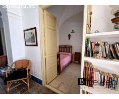SEÑORIAL CASA DEL SIGLO XVIII EN EL CORAZÓN DE DON BENITO (BADAJOZ).