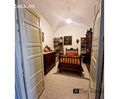 SEÑORIAL CASA DEL SIGLO XVIII EN EL CORAZÓN DE DON BENITO (BADAJOZ).
