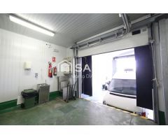 Nave industrial cárnica, equipada y versátil en el corazón empresarial de Ronda.