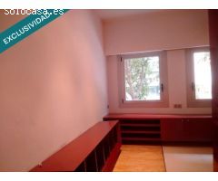Amplio Local comercial en zona exclusiva de Barcelona
