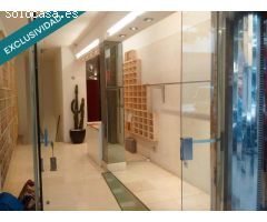 Amplio Local comercial en zona exclusiva de Barcelona