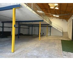 EN VENTA NAVE INDUSTRIAL EN EXELENTE UBICACIÓN EN MALAGA . 
