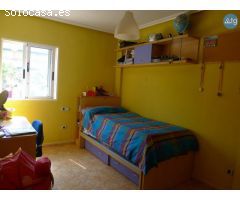 Adosado en Guardamar del Segura, 5 dormitorios, 220 m2
