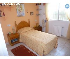 Villa en Alicante, 4 dormitorios, área 220 m2