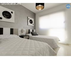 Bungalo cerca del lago en Torrevieja