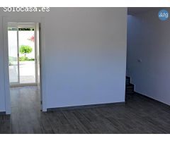 Adosado en Torrevieja con una vista del lago