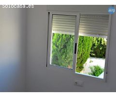 Adosado en Torrevieja con una vista del lago