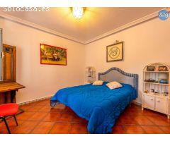 Villa en Torrevieja, 5 dormitorios, 283 m2