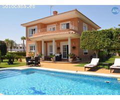 Villa en Torrevieja, 400 m2