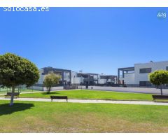 Adosado en Torrevieja, 2 dormitorios, 82 m2