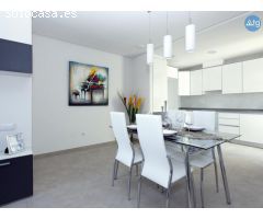 Adosado en Torrevieja, 2 dormitorios, 82 m2