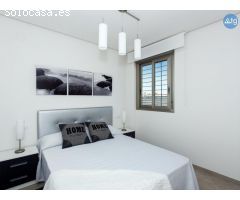 Adosado en Torrevieja, 2 dormitorios, 82 m2