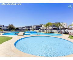 Adosado en Torrevieja, 2 dormitorios, 82 m2