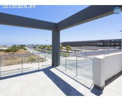 Adosado en Torrevieja, 2 dormitorios, 82 m2