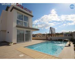 Villa en San Miguel de Salinas, 4 dormitorios