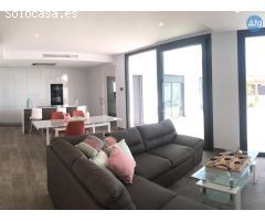 Villa en Pilar de la Horadada, hasta en campo de golf 1000 m