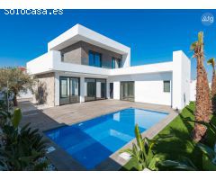 Villa en Pilar de la Horadada, hasta en campo de golf 1000 m