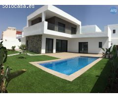 Villa en Pilar de la Horadada, hasta en campo de golf 1000 m