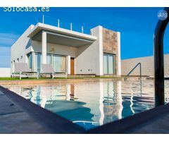 Villa con piscina privada en La Zenia