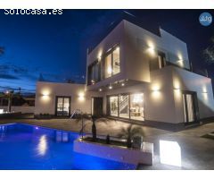 Villa en Dehesa de Campoamor, al mar 300 m