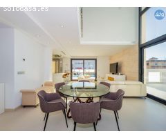 Villa en La Zenia, 4 dormitorios, 380 m2