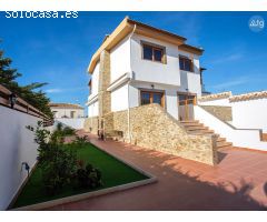 Adosado en Torrevieja, 217 m2