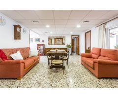 AMPLIA VIVIENDA CON 2 TERRAZAS EN PLANTA