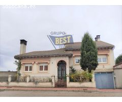 GRAN CHALET INDEPENDIENTE CON JARDÍN, EN SANCHONUÑO (SEGOVIA)