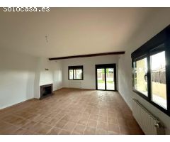 CHALET DE 4 DORMITORIOS, LISTO PARA ENTRAR A VIVIR, EN TORRECABALLEROS (SEGOVIA)
