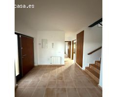 CHALET DE 4 DORMITORIOS, LISTO PARA ENTRAR A VIVIR, EN TORRECABALLEROS (SEGOVIA)