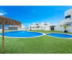 Adosado de lujo en venta con vistas al mar en el complejo vacacional Panoramic Beach