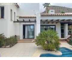 Villa en Alquiler en Finestrat, Alicante