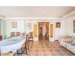 CASA CON BAJO COMERCIAL Y VIVIENDA EN PRIMERA PLANTA