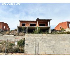 CHALET EN CONSTRUCCIÓN EN LA BESANA DE LENOVA